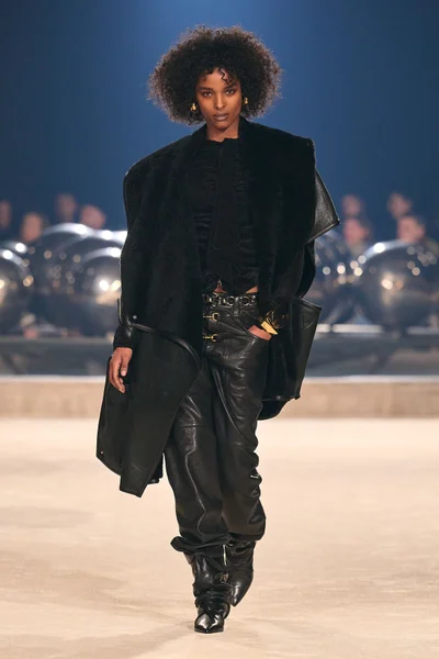 Look 27